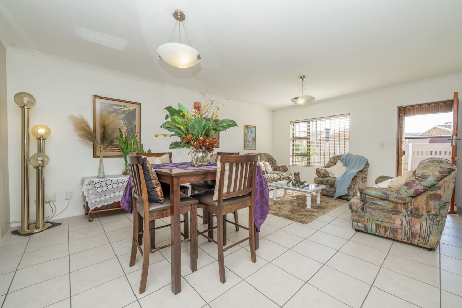 3 Bedroom Property for Sale in De Oude Spruit Western Cape